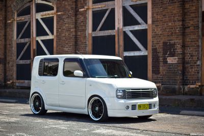 white nissan cube for sale