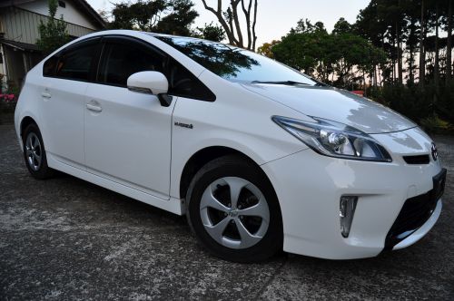 Toyota Prius Hybrid UK by Algys Autos direct japan import