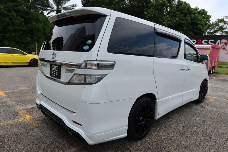 Toyota Vellfire supplied for sale fully UK registered direct from Imports
