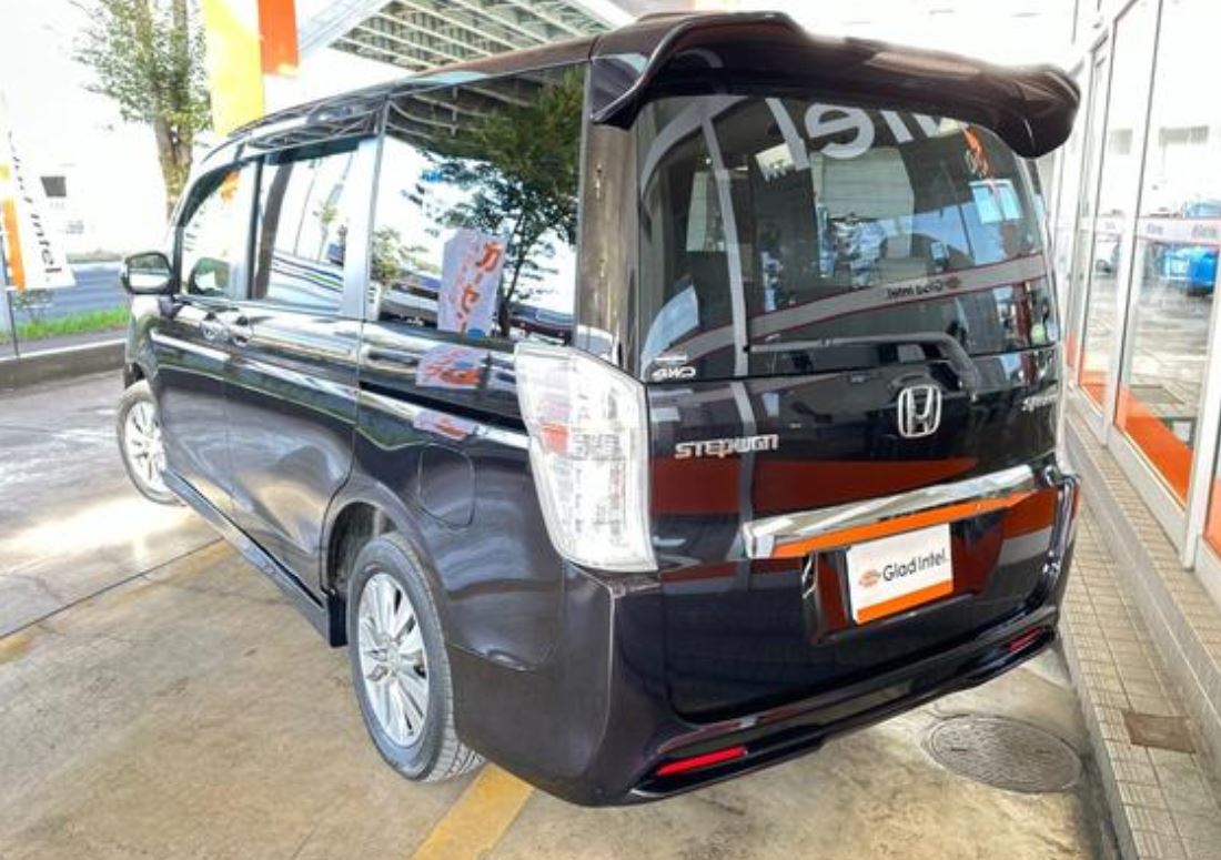 Honda Stepwagon Spada for sale, direct Import supplied fully UK reg. Best Honda Stepwagon Spada UK prices. Fact!