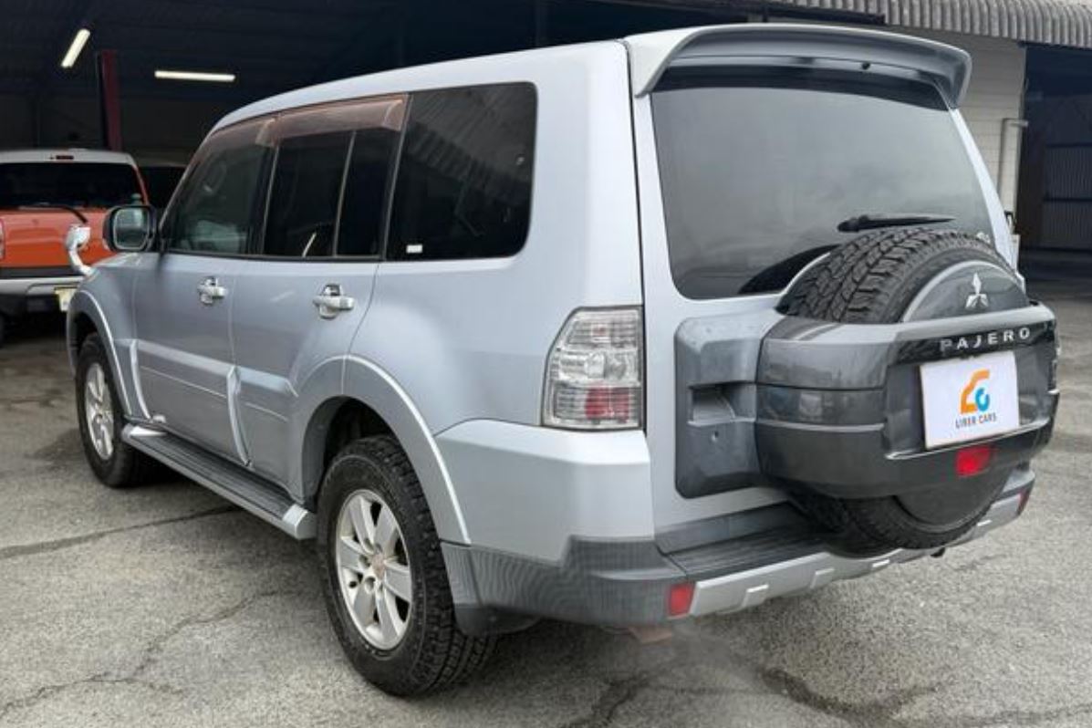 Mitsubishi Pajero LWB for sale, direct Import supplied fully UK reg. Best Mitsubishi Pajero LWB UK prices. Fact!