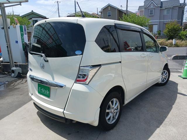 Honda Freed Welfare Hybrid for sale, direct Import supplied fully UK reg. Best Toyota Estima UK prices. Fact!