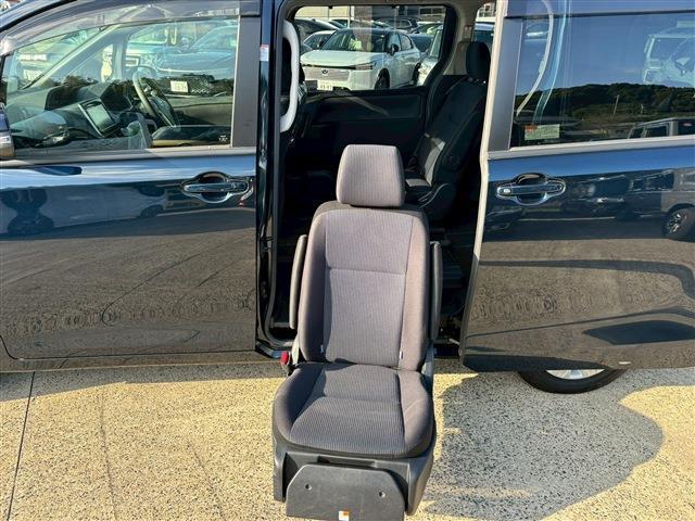 Toyota Voxy Welfare for sale, direct Import supplied fully UK reg. Best Toyota Voxy Welfare UK prices. Fact!