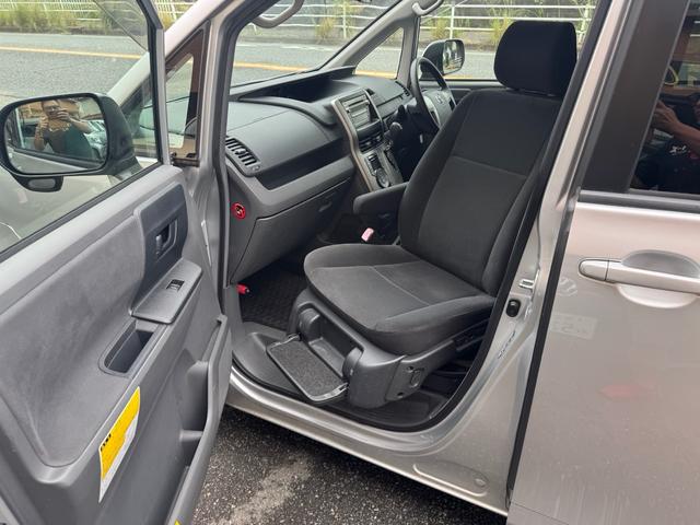 Toyota Voxy Welfare for sale, direct Import supplied fully UK reg. Best Toyota Voxy Welfare UK prices. Fact!