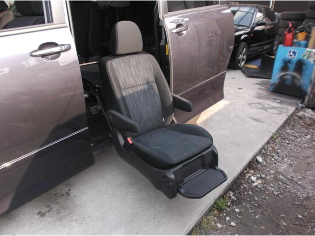 Toyota Voxy Welfare for sale, direct Import supplied fully UK reg. Best Toyota Voxy Welfare UK prices. Fact!