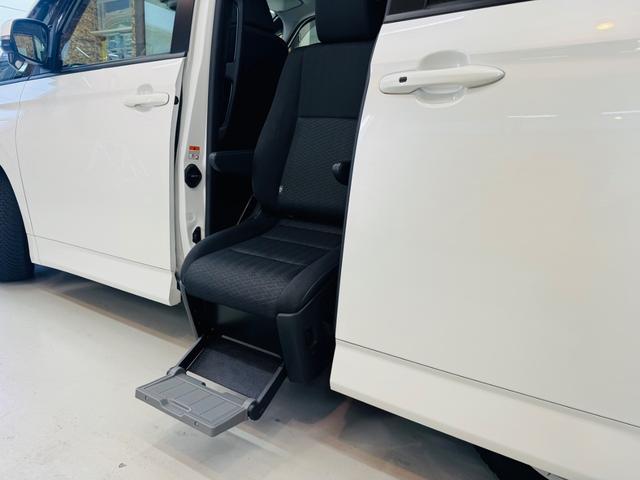Toyota Noah Hybrid Welfare for sale, direct Import supplied fully UK reg. Best Toyota Noah Hybrid Welfare UK prices. Fact!