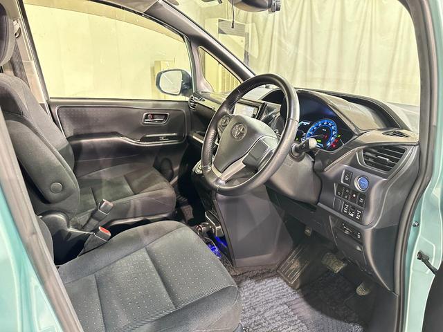 Toyota Noah Hybrid for sale, direct Import supplied fully UK reg. Best Toyota Noah Hybrid UK prices. Fact!