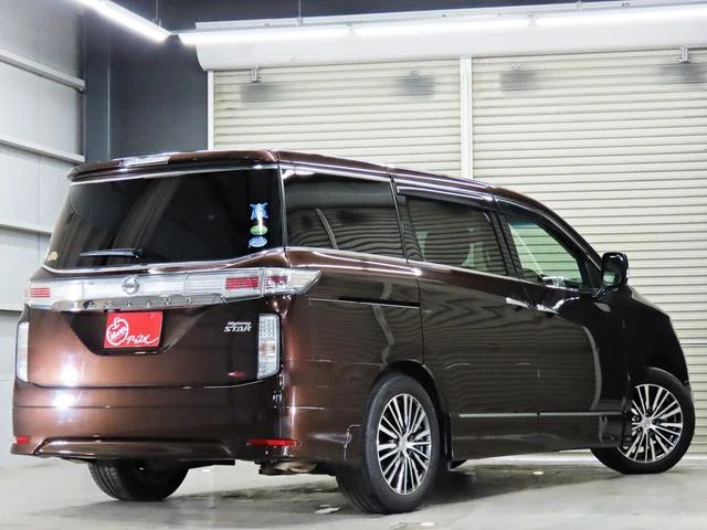 Nissan Elgrand for sale, direct Import supplied fully UK reg. Best Nissan Elgrand UK prices. Fact!