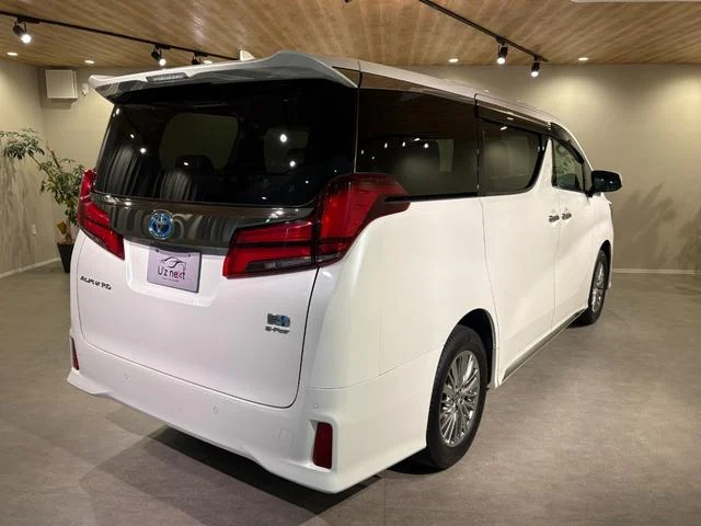 Toyota Alphard Hybrid for sale, direct Import supplied fully UK reg. Best Toyota Alphard Hybrid UK prices. Fact!