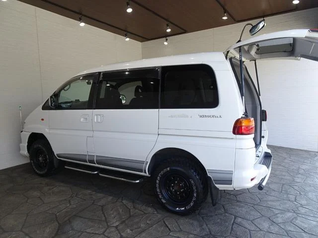 Mitsubishi Delica Spacegear for sale, direct Import supplied fully UK reg. Best Mitsubishi Delica Spacegear UK prices. Fact!
